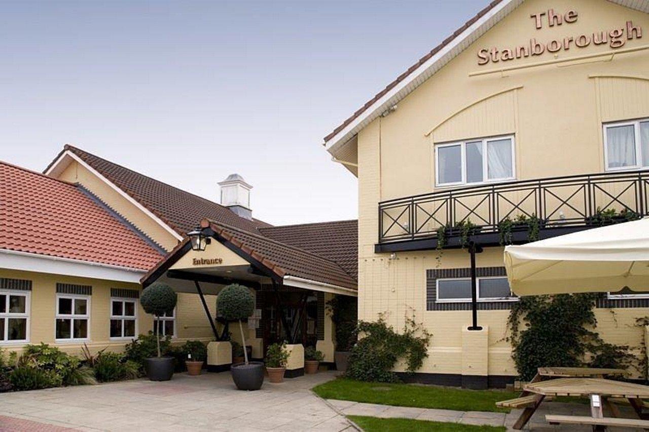 Premier Inn Welwyn Garden City Esterno foto